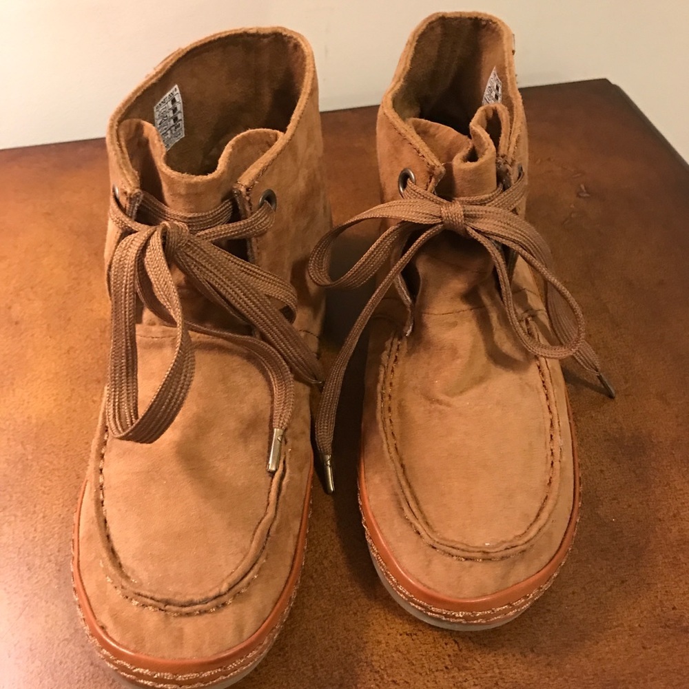 🥾 Rocket Dog Tie Boot